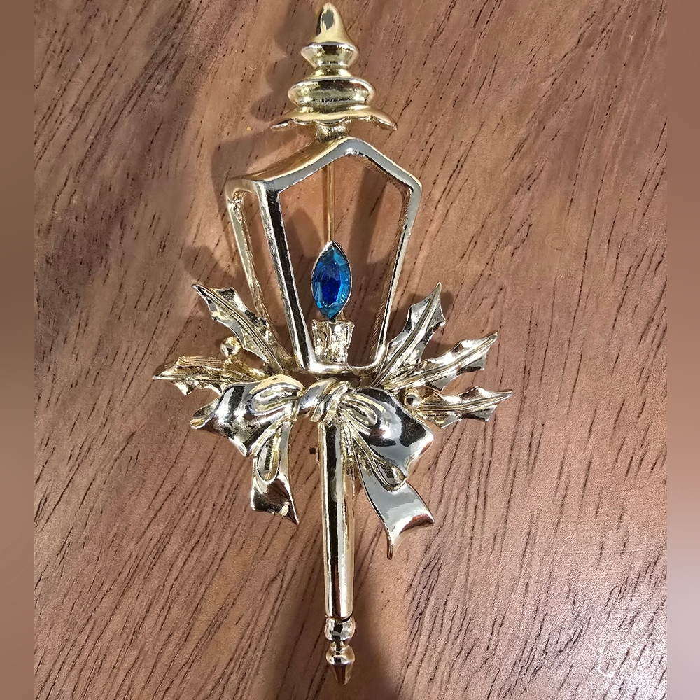 Vintage Christmas Candle Elegant Gold and Blue Decorative Ornament Brooch